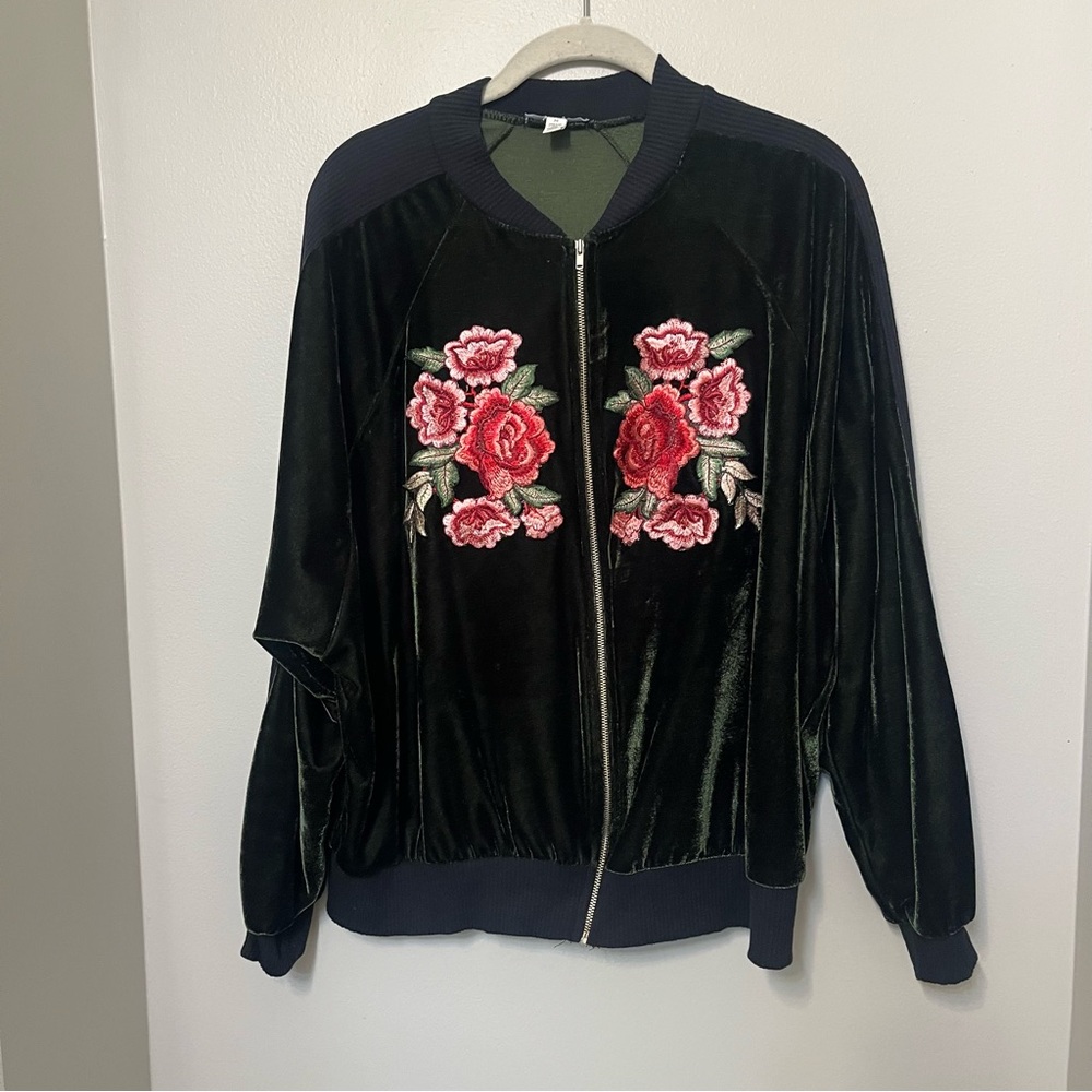 BP Nordstrom M Green Velvet‎ Bomber Jacket Floral Embroidery Stretchy EUC Boho